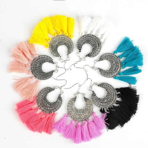 🆕 BOHO STAMPED WHITE TASSEL EARRINGS - Picture 3 of 3